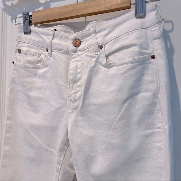 Armani Exchange White Distressed Skinny Jeans Size 25 - Picture 9 of 16